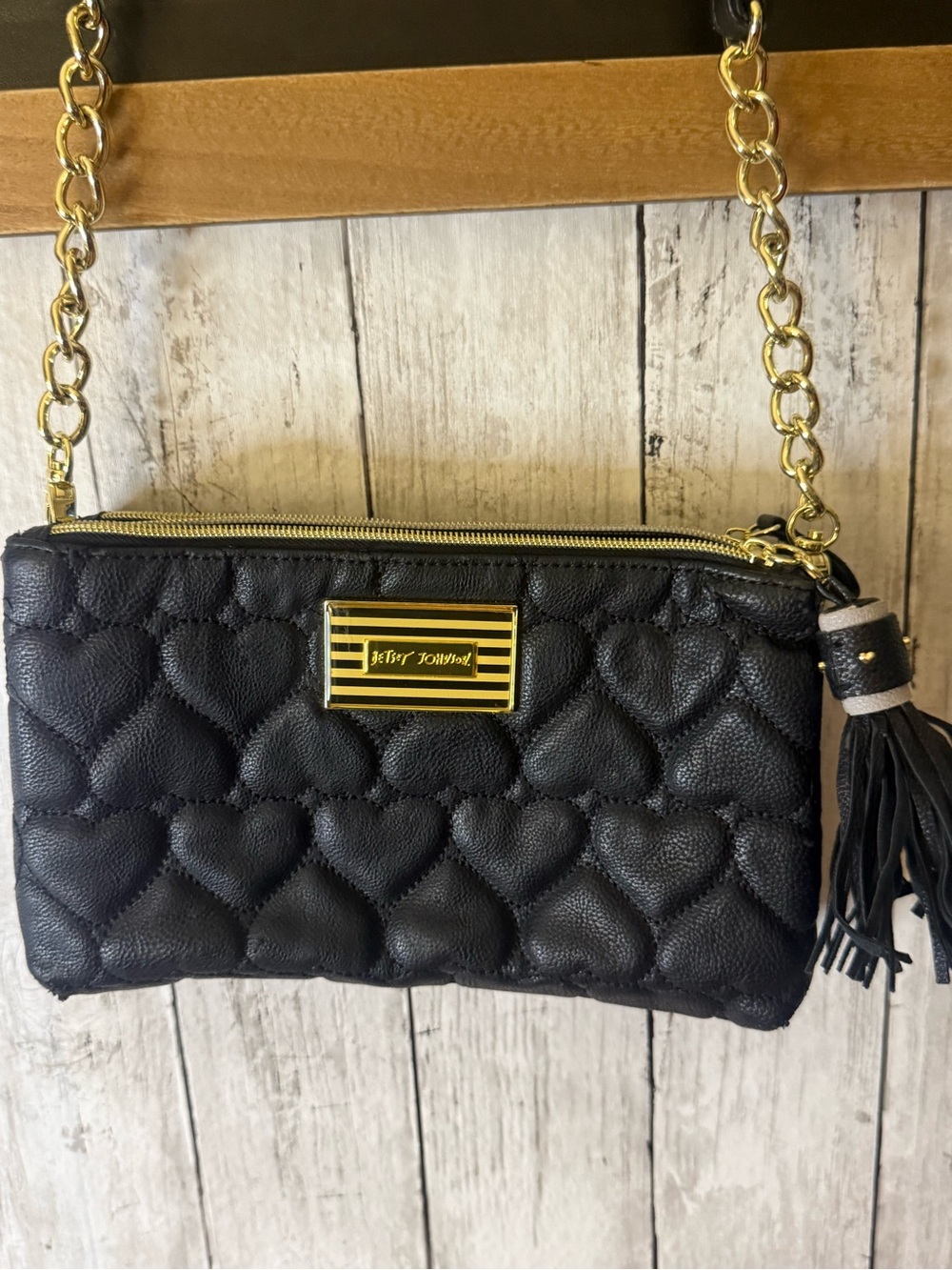 Women’s Betsy Johnson Gray/Black Chain crossbody full zip purse/bag